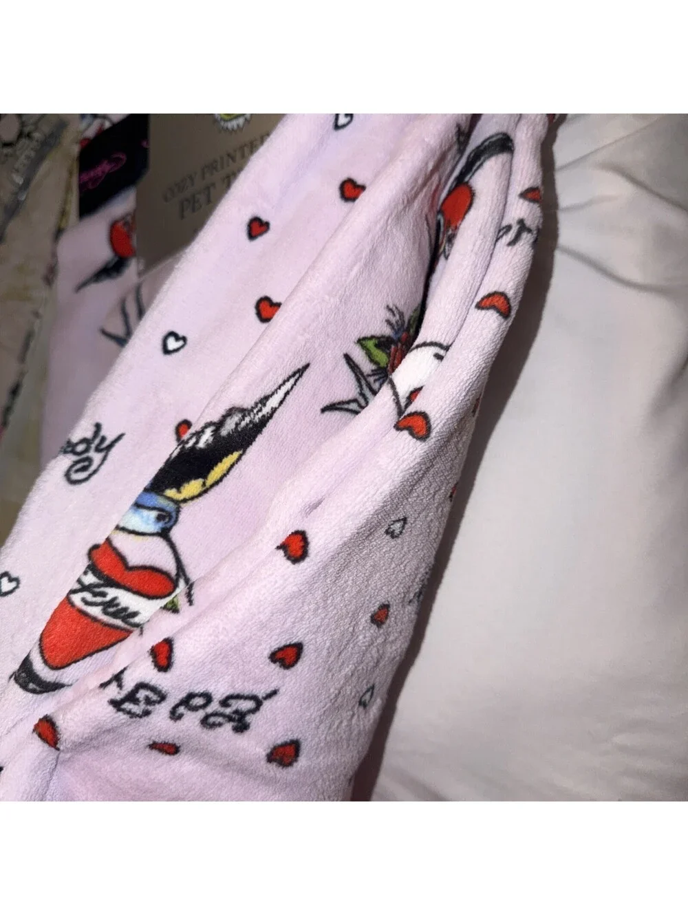 Ed Hardy Printed Plush Pet Throw 40 X 50 Pink Hearts Roses Birds